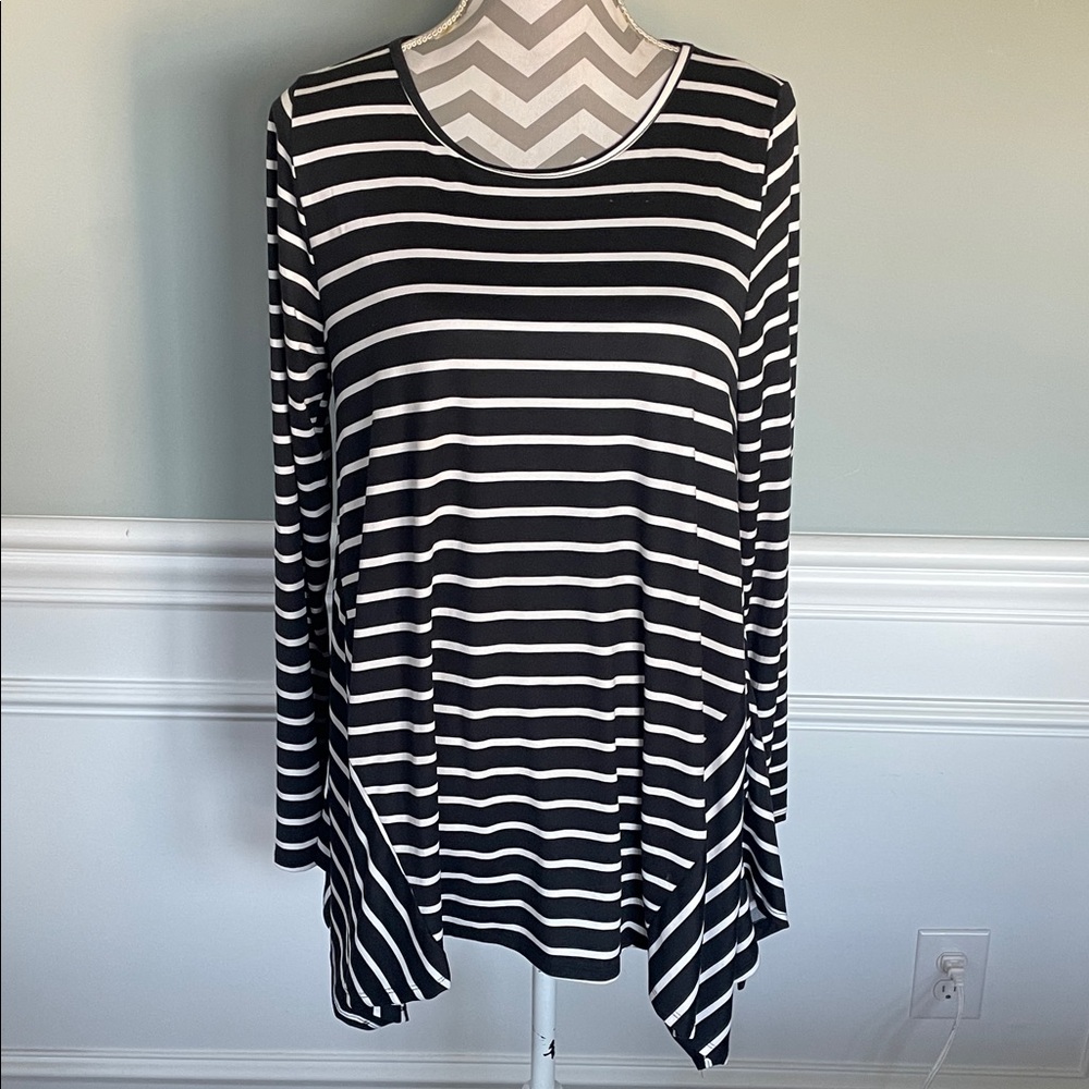 💥🆕💥DOUBLJU Black & White Striped Long-Sleeve Top Size Large - Picture 2 of 9